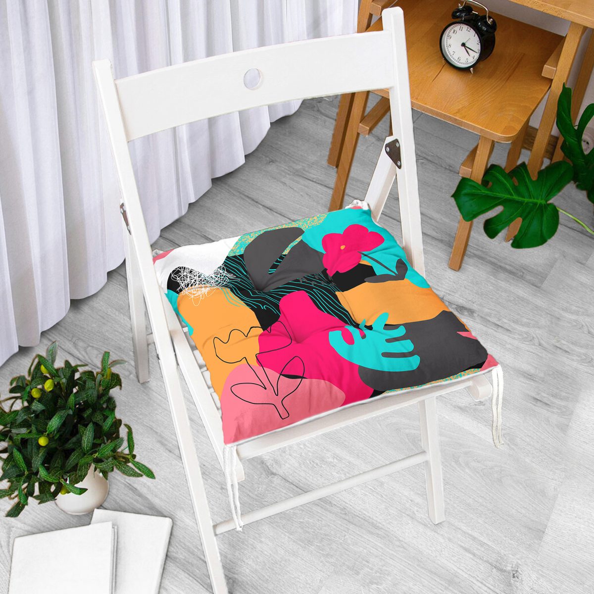 Renkli Zemin Üzerinde Geometrik Yaprak Desenli Dijital Baskılı Modern Pofuduk Sandalye Minderi Realhomes