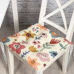 - Pofi-8122-Gorsel - Realhomes  Pastel Zemin Üzerinde Çiçek Desenli Dijital Baskılı Modern Pofuduk Sandalye Minderi Realhomes