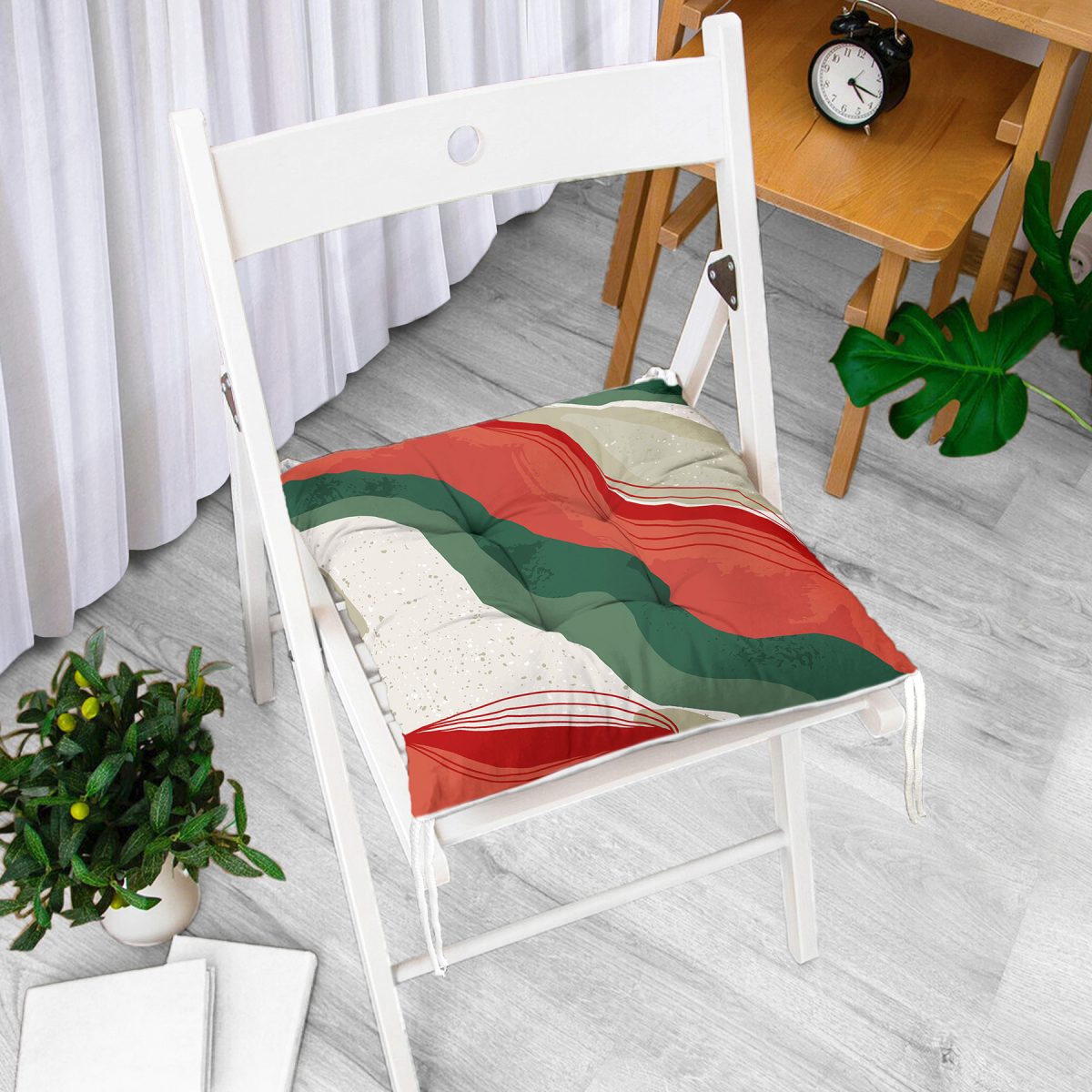 Renkli Zemin Üzerinde Geometrik Desenli Dijital Baskılı Modern Pofuduk Sandalye Minderi Realhomes