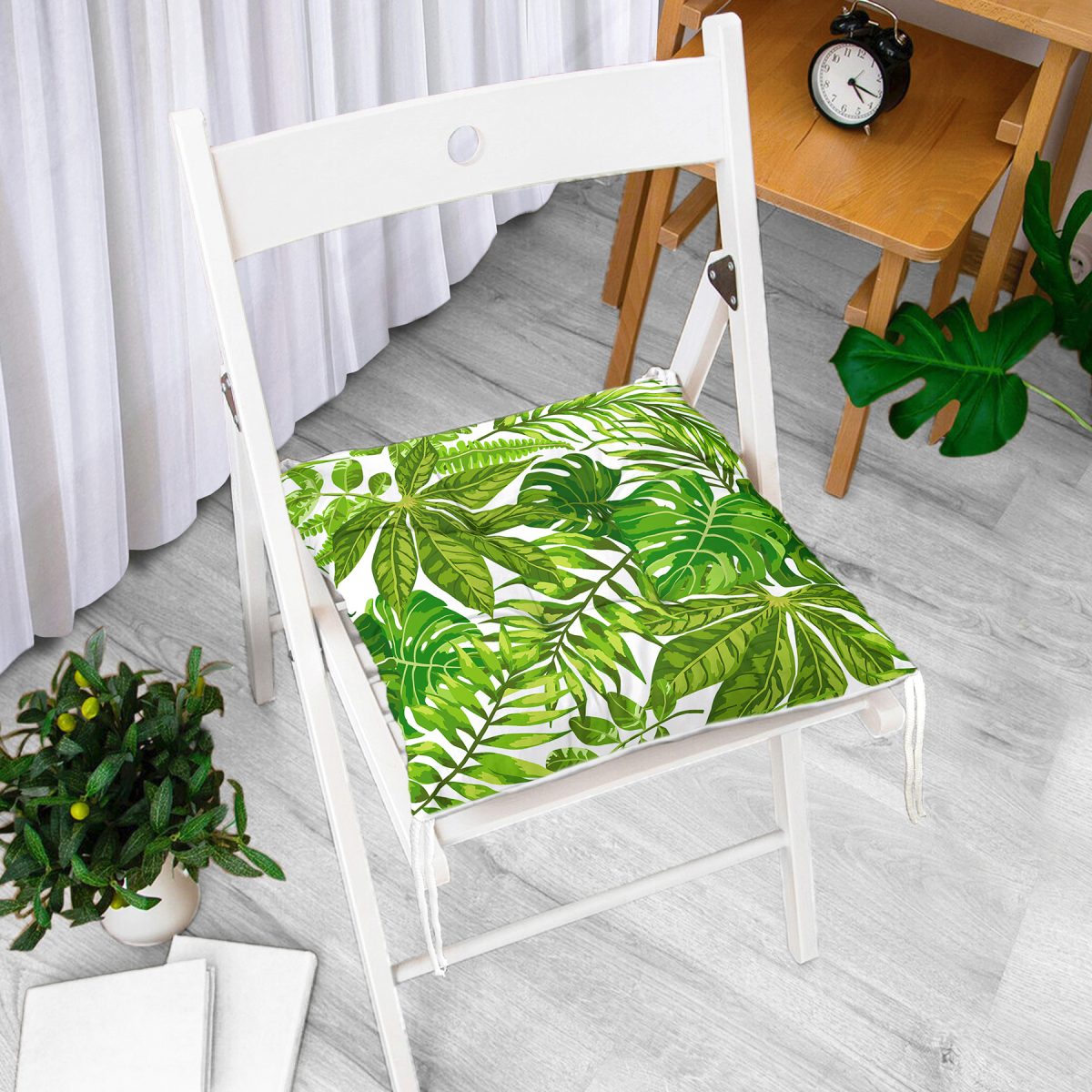 Beyaz Zemin Üzerinde Yeşil Yaprak Desenli Dijital Baskılı Modern Pofuduk Sandalye Minderi Realhomes