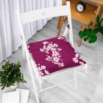 - Pofi-8368-Gorsel-1 - Realhomes Bordo Zemin Üzerinde Beyaz Rengarenk Çiçek Desenli Dijital Baskılı Modern Pofuduk Sandalye Minderi Realhomes