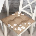 - Pofi-8375-Gorsel - Realhomes Rengarenk Zemin Üzerinde Beyaz Çiçek Desenli Dijital Baskılı Modern Pofuduk Sandalye Minderi Realhomes