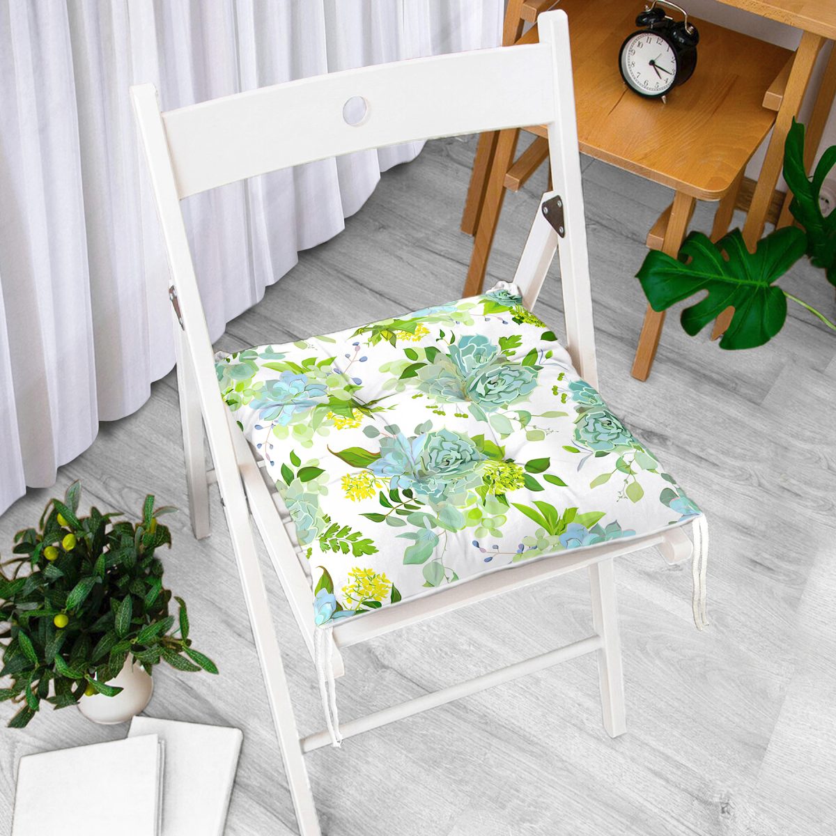 Beyaz Zemin Üzerinde Yeşil Rengarenk Çiçek Desenli Dijital Baskılı Modern Pofuduk Sandalye Minderi Realhomes