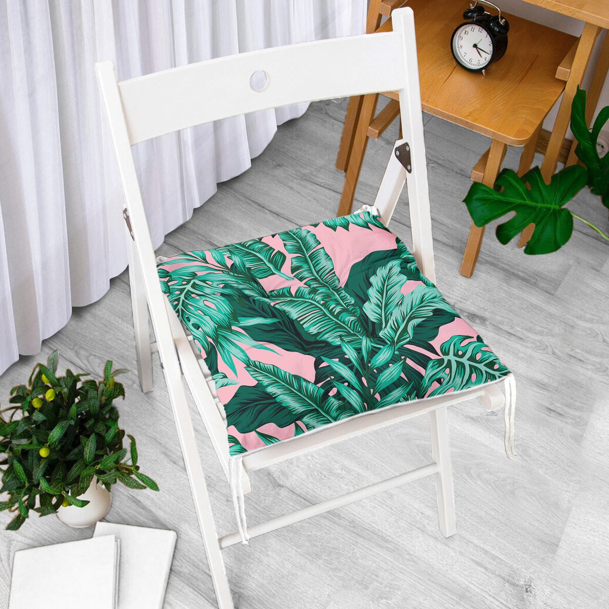 Pastel Zemin Üzerinde Yeşil Yaprak Desenli Dijital Baskılı Modern Pofuduk Sandalye Minderi Realhomes