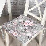 Rengarenk Zemin Üzerinde Çiçek Desenli Dijital Baskılı Modern Pofuduk Sandalye Minderi Realhomes