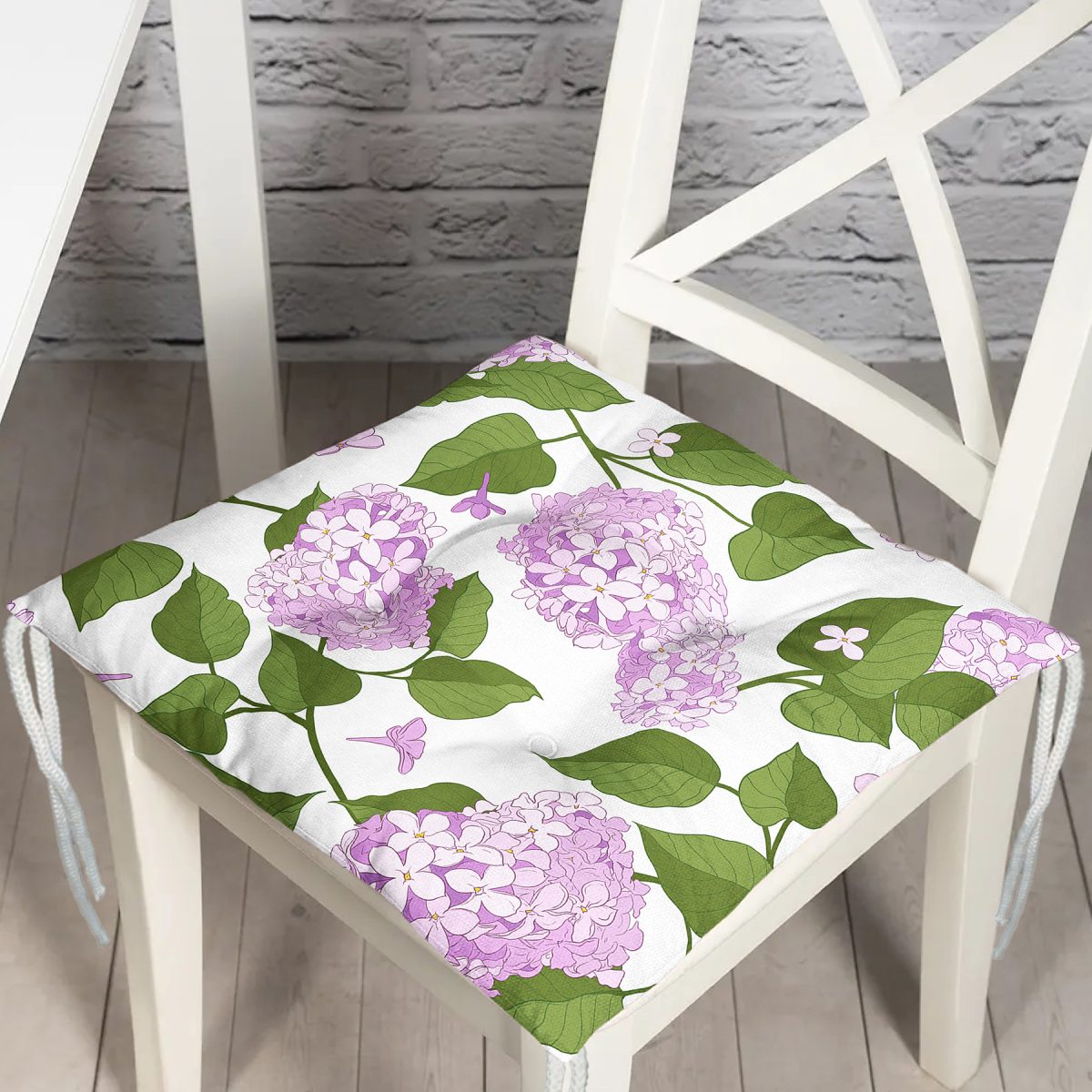 Beyaz Zemin Üzerinde Yeşil Yapraklı Çiçek Desenli Dijital Baskılı Modern Pofuduk Sandalye Minderi Realhomes