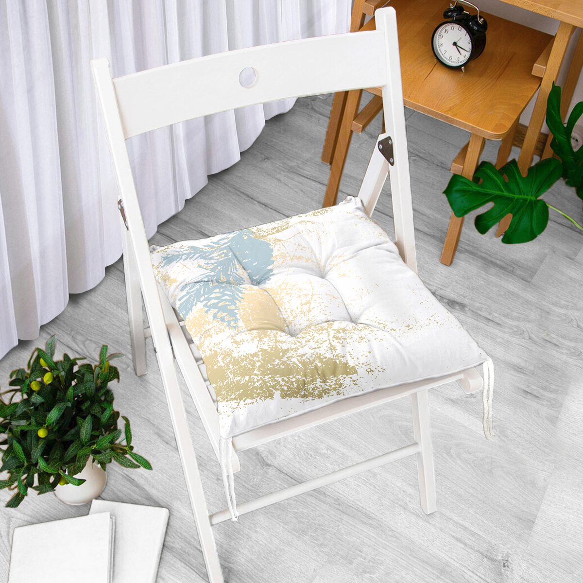 Beyaz Zemin Üzerinde Mermer Desenli Dijital Baskılı Modern Pofuduk Sandalye Minderi Realhomes
