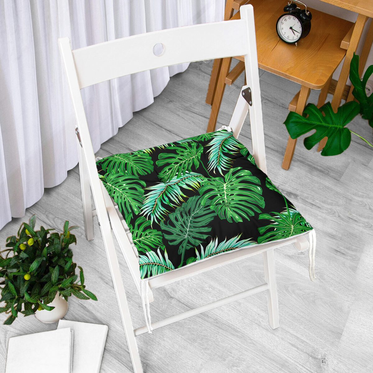 Siyah Zemin Üzerinde Yeşil Yaprak Desenli Dijital Baskılı Modern Pofuduk Sandalye Minderi Realhomes