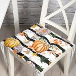 - Pofi-8598-Gorsel - Realhomes Beyaz Zemin Üzerinde Siyah Çizgili Bal Kabağı Desenli Dijital Baskılı Modern Pofuduk Sandalye Minderi Realhomes