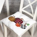 - Pofi-8633-Gorsel - Realhomes Beyaz Zemin Üzerinde Ekoseli Balkabakları Dijital Baskılı Modern Pofuduk Sandalye Minderi Realhomes