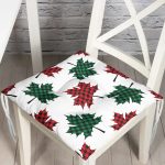 - Pofi-8645-Gorsel - Realhomes  Beyaz Zemin Üzerinde Ekoseli Sonbahar Yaprak Desenli Dijital Baskılı Modern Pofuduk Sandalye Minderi Realhomes