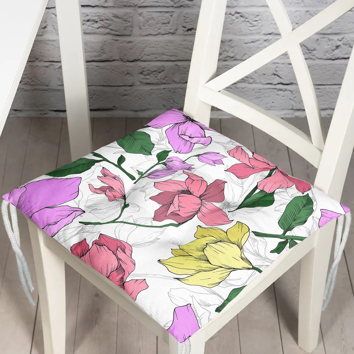 Beyaz Zemin Üzerinde Rengarenk Çiçek Desenli Dijital Baskılı Modern Pofuduk Sandalye Minderi Realhomes