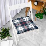 - Pofi-8669-Gorsel-1 - Realhomes  Beyaz Zemin Üzerinde Renkli Ekose Desenli Dijital Baskılı Modern Pofuduk Sandalye Minderi Realhomes