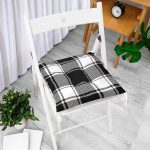 - Pofi-8673-Gorsel-1 - Realhomes  Beyaz Zemin Üzerinde Siyah Ekose Desenli Dijital Baskılı Modern Pofuduk Sandalye Minderi Realhomes