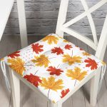 Beyaz Zemin Üzerinde Sonbahar Yaprak Desenli Dijital Baskılı Modern Pofuduk Sandalye Minderi Realhomes