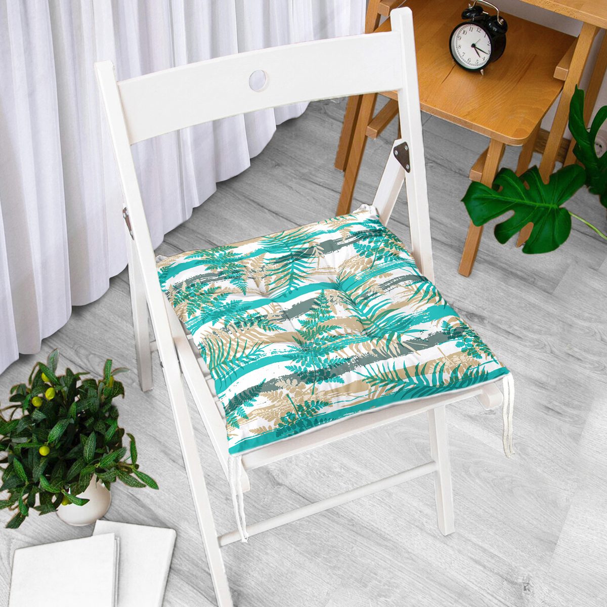 Beyaz Zemin Üzerinde Yeşil Çizgili Yaprak Desenli Dijital Baskılı Modern Pofuduk Sandalye Minderi Realhomes