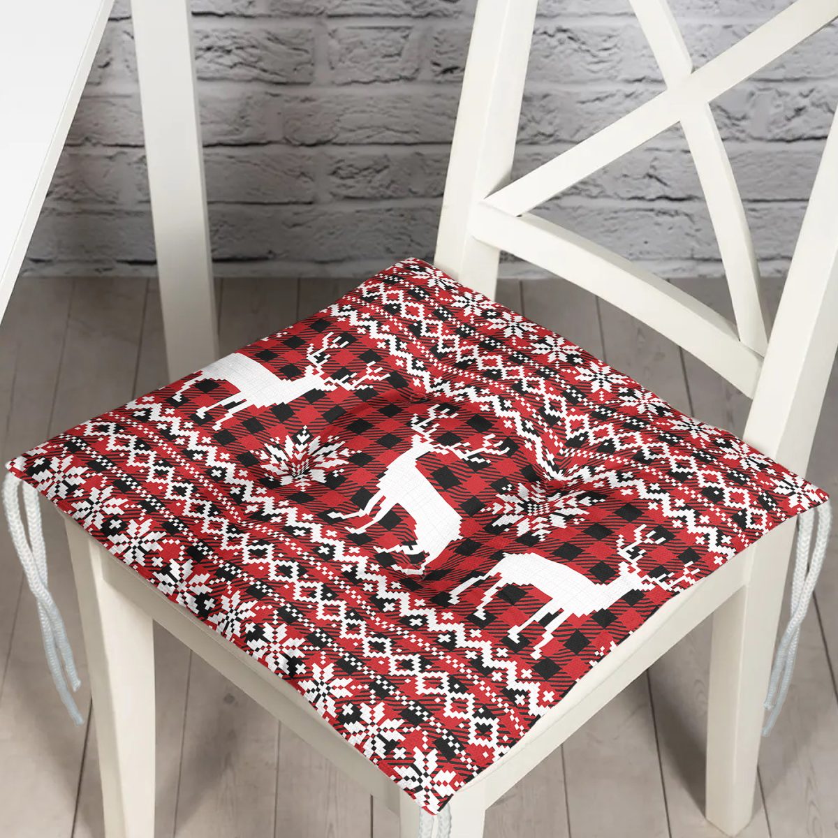 Kırmızı Ekose Desenli Geyik Motifli Dijital Baskılı Modern Pofuduk Sandalye Minderi Realhomes