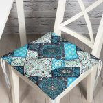 - Pofi-8754-Gorsel - Realhomes Renkli Zemin Üzerinde Geometrik Desenli Dijital Baskılı Modern Pofuduk Sandalye Minderi Realhomes