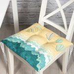 - Pofi-8780-Gorsel - Realhomes  Renkli Zemin Üzerinde Deniz Kabuğu Desenli Dijital Baskılı Modern Pofuduk Sandalye Minderi Realhomes