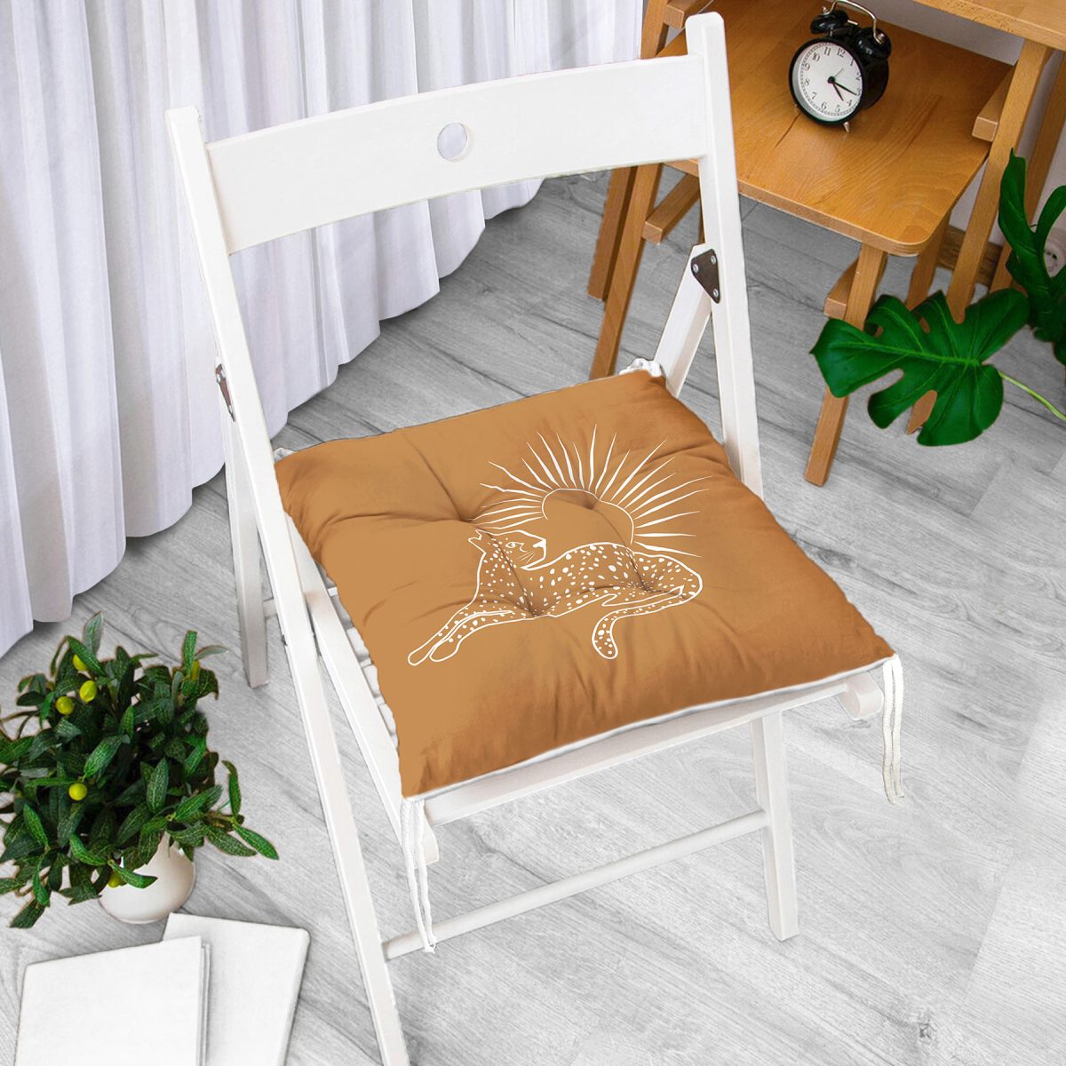 Pastel Zemin Üzerinde Onedraw Çizimli Güneş Desenli Dijital Baskılı Modern Pofuduk Sandalye Minderi Realhomes