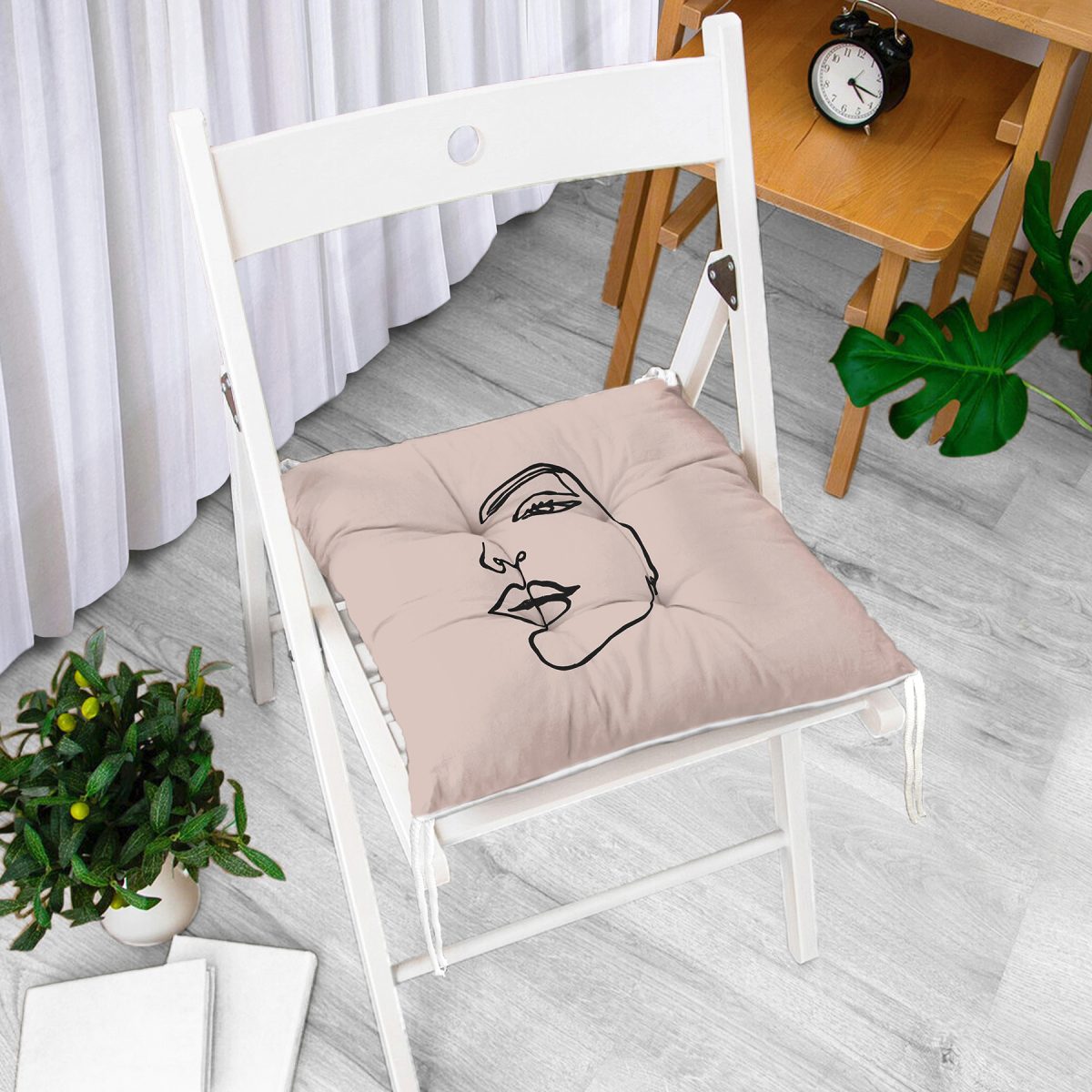 Renkli Zemin Üzerinde Onedraw Çizimli Bayan Silüeti Dijital Baskılı Modern Pofuduk Sandalye Minderi Realhomes