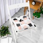 - Pofi-8845-Gorsel-1 - Realhomes Beyaz Zemin Üzerinde Siyah Puantiyeli Kaktüs Desenli Dijital Baskılı Modern Pofuduk Sandalye Minderi Realhomes