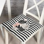 - Pofi-8854-Gorsel - Realhomes  Renkli Zemin Üzerinde Siyah Çizgili Kaktüs Desenli Dijital Baskılı Modern Pofuduk Sandalye Minderi Realhomes