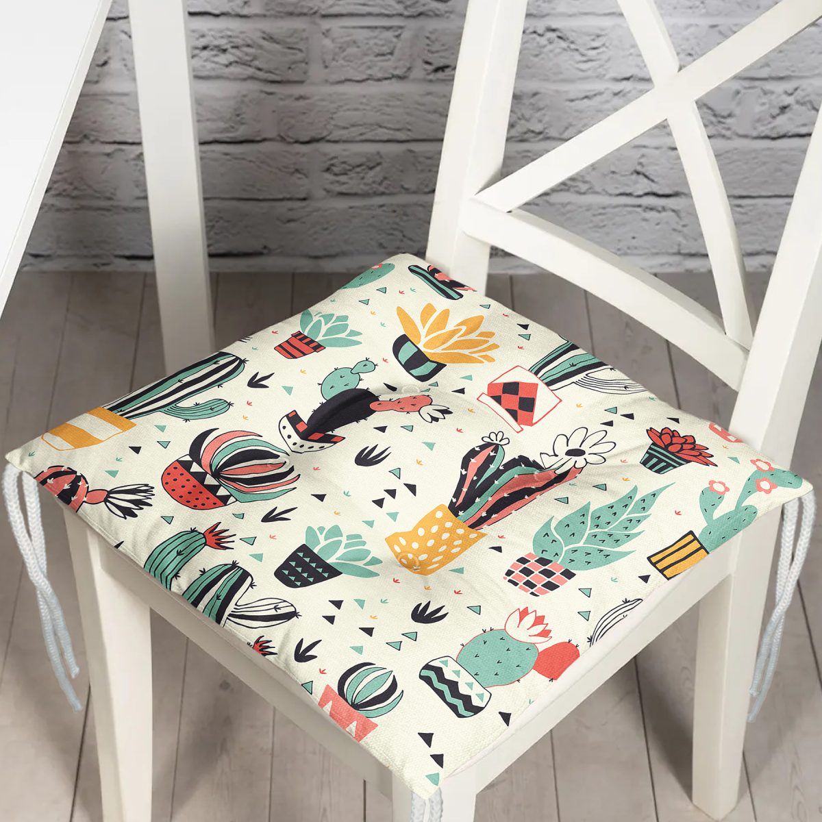 Renkli Zemin Üzerinde Sevimli Kaktüs Desenli Dijital Baskılı Modern Pofuduk Sandalye Minderi Realhomes