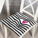 - Pofi-9009-Gorsel - Realhomes  Sevgililer Günü Temalı Özel Tasarım Dijital Baskılı Modern Pofuduk Sandalye Minderi Realhomes