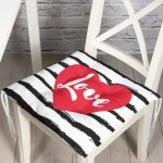 - Pofi-9013-Gorsel - Realhomes Sevgililer Günü Temalı Özel Tasarım Dijital Baskılı Modern Pofuduk Sandalye Minderi Realhomes