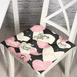 - Pofi-9042-Gorsel - Realhomes Sevgililer Günü Temalı Özel Tasarım Dijital Baskılı Modern Pofuduk Sandalye Minderi Realhomes