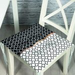 - Pofi-9276-Gorsel - Realhomes Siyah & Beyaz Ogea Desenli Dijital Baskılı Modern Pofuduk Sandalye Minderi Realhomes