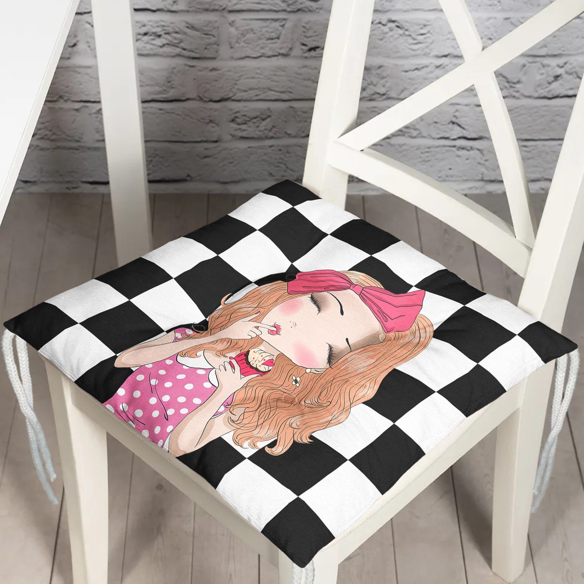 Dama Zeminli Pancakeli Kız Desenli Dijital Baskılı Modern Pofuduk Sandalye Minderi Realhomes