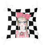 - Pofi-9297-Gorsel-2 - Realhomes Dama Zeminli Fotoğraf Çeken Kız Tasarımlı Dijital Baskılı Modern Pofuduk Sandalye Minderi Realhomes