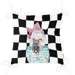 - Pofi-9298-Gorsel-2 - Realhomes Dama Zeminli Fotoğraf Çeken Kız Tasarımlı Dijital Baskılı Modern Pofuduk Sandalye Minderi Realhomes