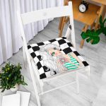 - Pofi-9302-Gorsel-1 - Realhomes Dama Zeminli Fotoğraf Çeken Kız Tasarımlı Dijital Baskılı Modern Pofuduk Sandalye Minderi Realhomes