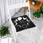 - Pofi-9354-Gorsel-1 - Realhomes Özel Tasarım Siyah Zemin Ay Desenli Dijital Baskılı Modern Pofuduk Sandalye Minderi Realhomes