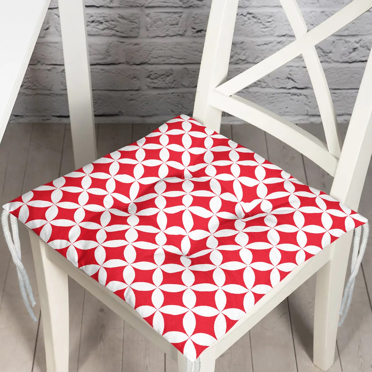 Kırmızı Geometrik Çizimli Dijital Baskılı Modern Pofuduk Sandalye Minderi Realhomes