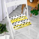 - Frm-2337-Sari-Siyah-Ucgen-ve-Cizgiler-Desenli-Fermuarli-Sandalye-Minderi-2 - Realhomes Sarı Siyah Üçgen ve Çizgiler Desenli Fermuarlı Sandalye Minderi Realhomes
