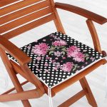 Puanlı Zeminde Çiçek Motifli Özel Tasarım Dijital Baskılı Modern Fermuarlı Sandalye Minderi Realhomes