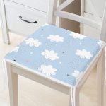 - Frm-4365m-Mavi-Zeminde-Bulutlar-Ozel-Tasarimli-Cocuk-Odasi-Fermuarli-Sandalye-Minderi-Gorsel - Realhomes Mavi Zeminde Bulutlar Özel Tasarımlı Çocuk Odası Fermuarlı Sandalye Minderi Realhomes