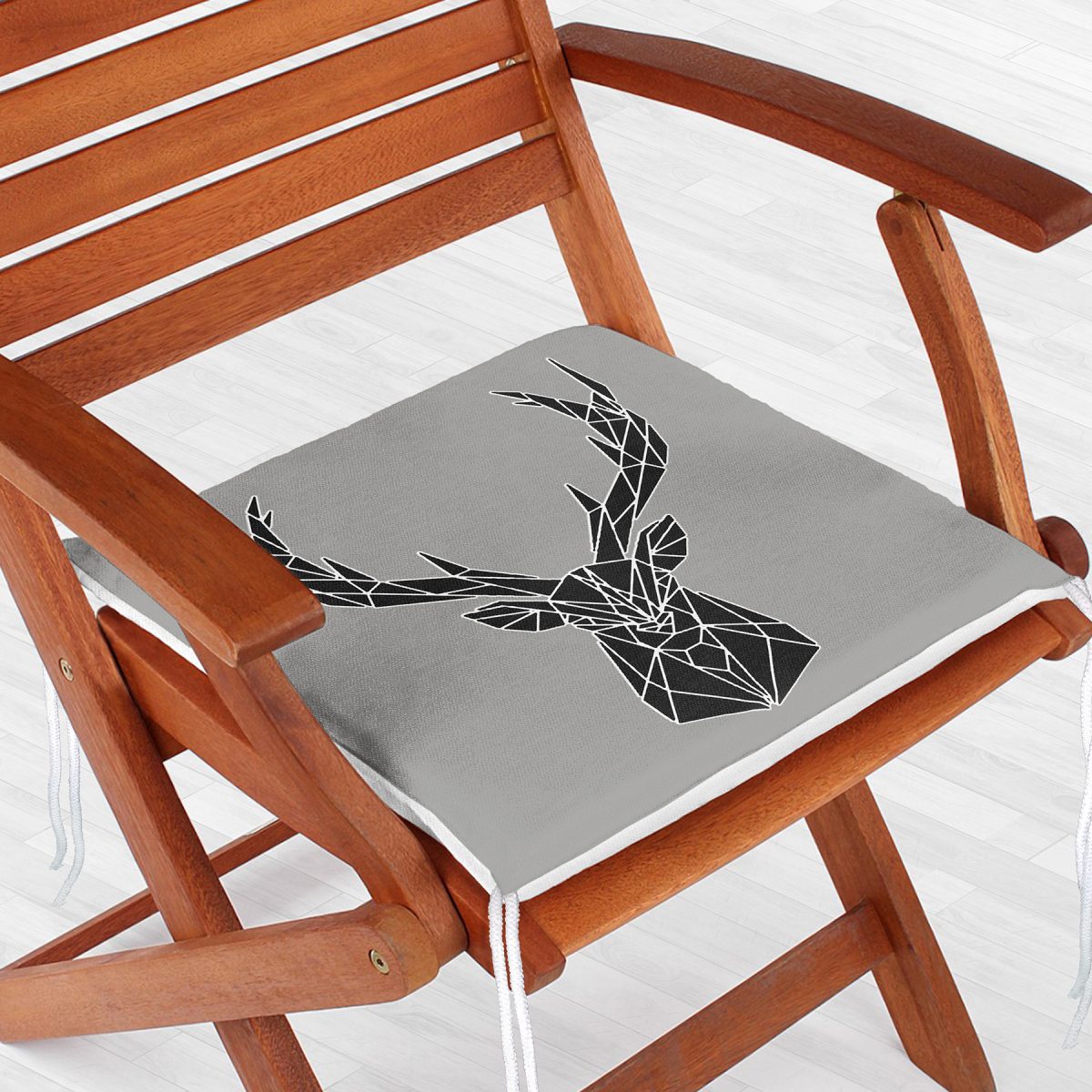Gri Zeminde Geometrik Geyik Çizimli Modern Fermuarlı Sandalye Minderi Realhomes