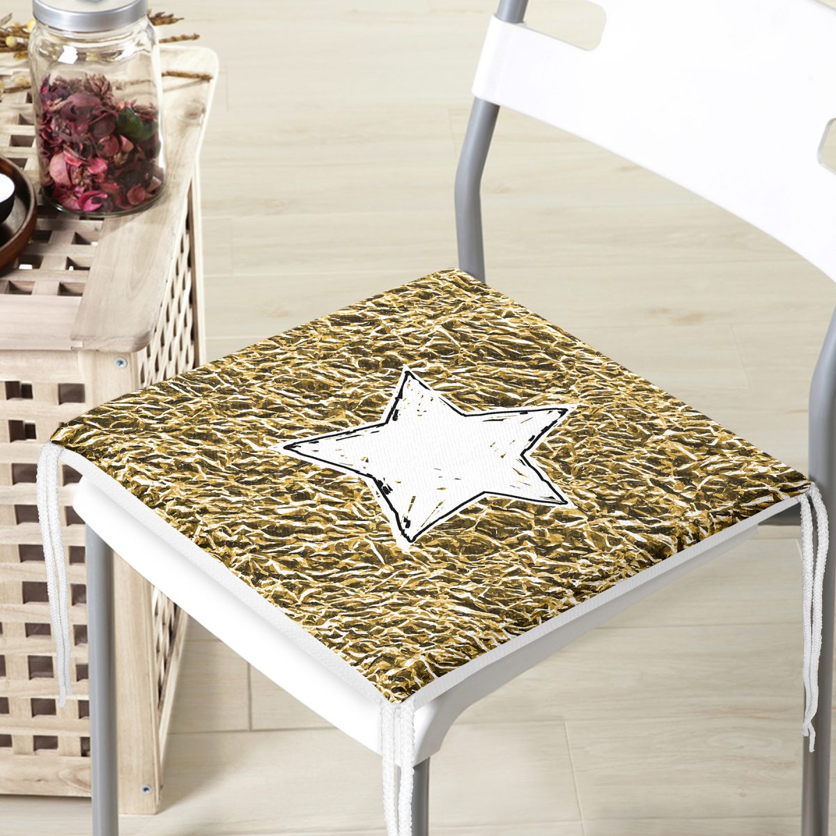 Gold Zeminli Beyaz Yıldız Desenli Dijital Baskılı Modern Fermuarlı Sandalye Minderi Realhomes