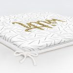 - Frm-7135-Beyaz-Zeminli-Gold-Renkli-With-Yazili-Dijital-Baskili-Modern-Fermuarli-Sandalye-Minderi-5 - Realhomes Beyaz Zeminli Gold Renkli With Yazılı Dijital Baskılı Modern Fermuarlı Sandalye Minderi Realhomes