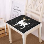 - Frm-7146-Siyah-Zeminde-Geyik-Desenli-Dijital-Baskili-Modern-Fermuarli-Sandalye-Minderi - Realhomes Siyah Zeminde Geyik Desenli Dijital Baskılı Modern Fermuarlı Sandalye Minderi Realhomes