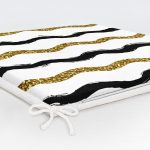 - Frm-7153-Beyaz-Zemin-Uzerinde-Gold-Ve-Siyah-Renkli-Cizgiler-Dijital-Baskili-Modern-Fermuarli-Sandalye-Minderi-5 - Realhomes Beyaz Zemin Üzerinde Gold Ve Siyah Renkli Çizgiler Dijital Baskılı Modern Fermuarlı Sandalye Minderi Realhomes