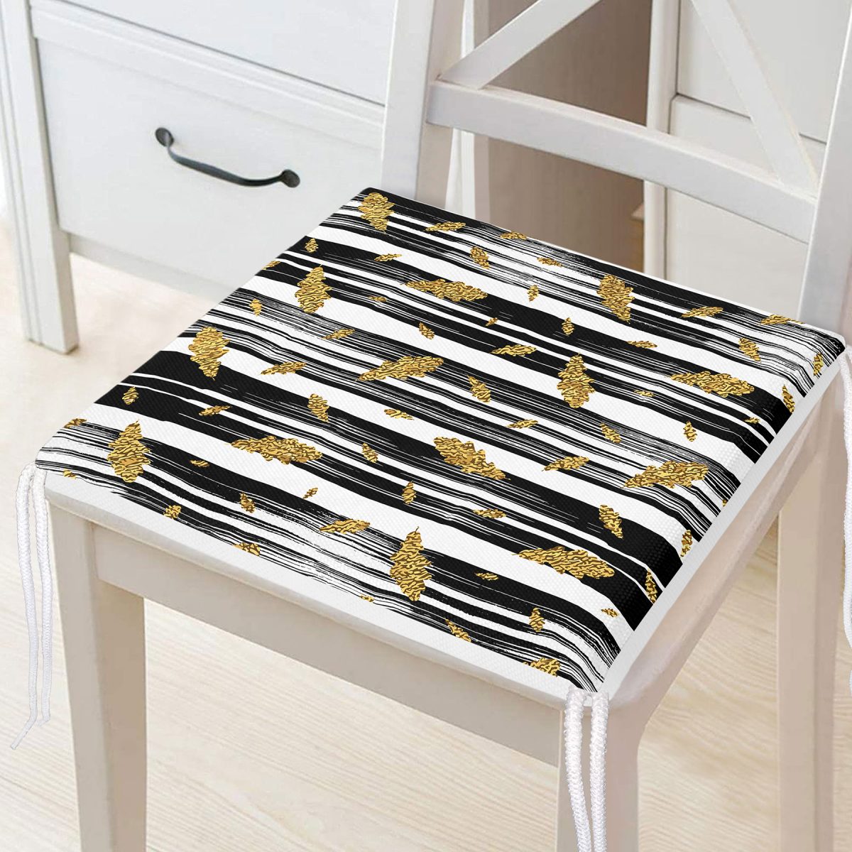 Siyah Beyaz Zeminli Gold Yaprak Desenli Dijital Baskılı Modern Fermuarlı Sandalye Minderi Realhomes