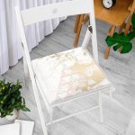 Renkli Zemin Üzerinde Üçgen Desenli Dijital Baskılı Modern Fermuarlı Sandalye Minderi Realhomes