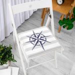 - Frm-7202-Gri-Beyaz-Zeminde-Pusula-Desenli-Dijital-Baskili-Modern-Fermuarli-Sandalye-Minderi-2 - Realhomes Gri Beyaz Zeminde Pusula Desenli Dijital Baskılı Modern Fermuarlı Sandalye Minderi Realhomes