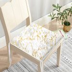 - Frm-7204-Gri-Beyaz-Zeminde-Gold-Detayli-Cizim-Dijital-Baskili-Modern-Fermuarli-Sandalye-Minderi-2 - Realhomes Gri Beyaz Zeminde Gold Detaylı Çizim Dijital Baskılı Modern Fermuarlı Sandalye Minderi Realhomes